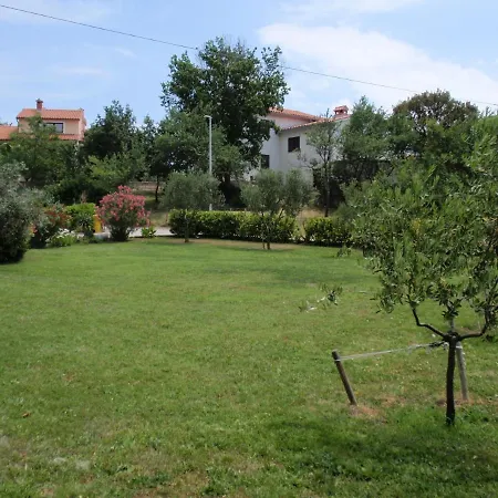Apartment Apartments With Parking Space Presika, Labin - 7390